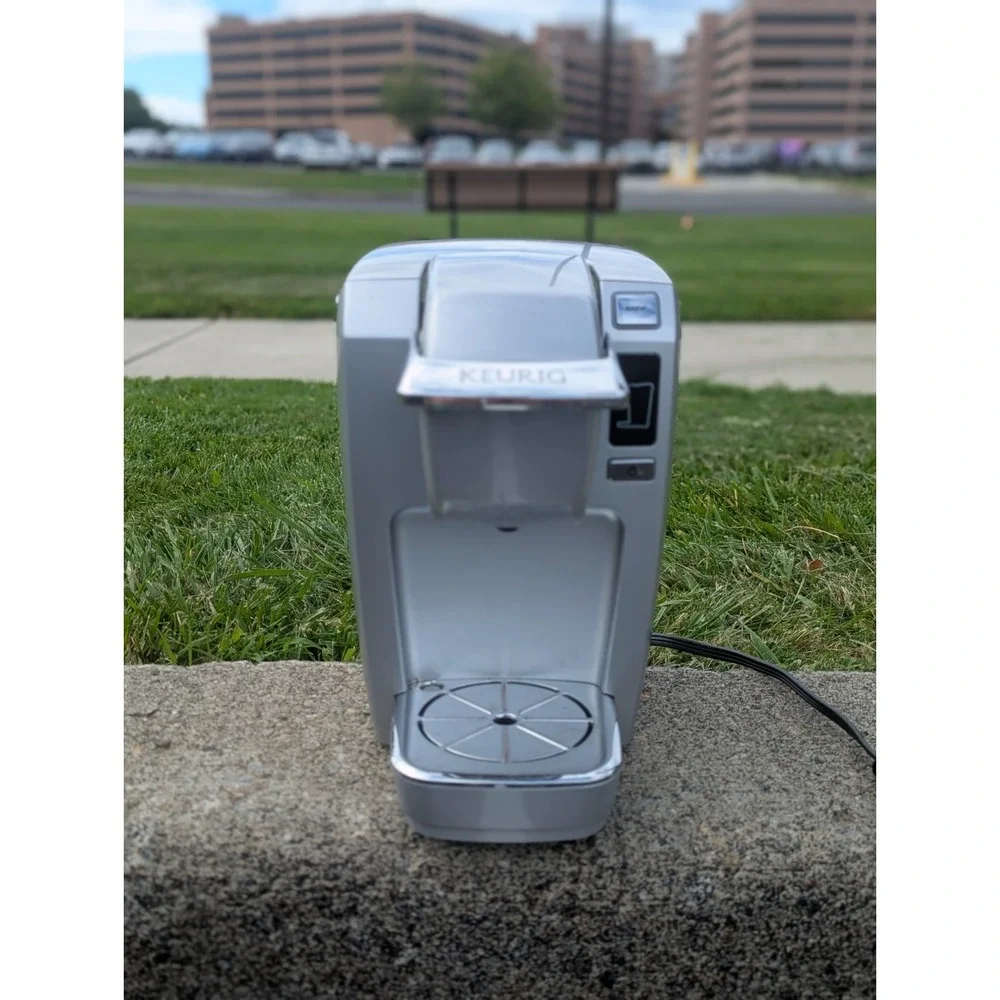 Compact Single Serve Coffee Maker Keurig B31 Mini Plus Silver K-Cup Brewer